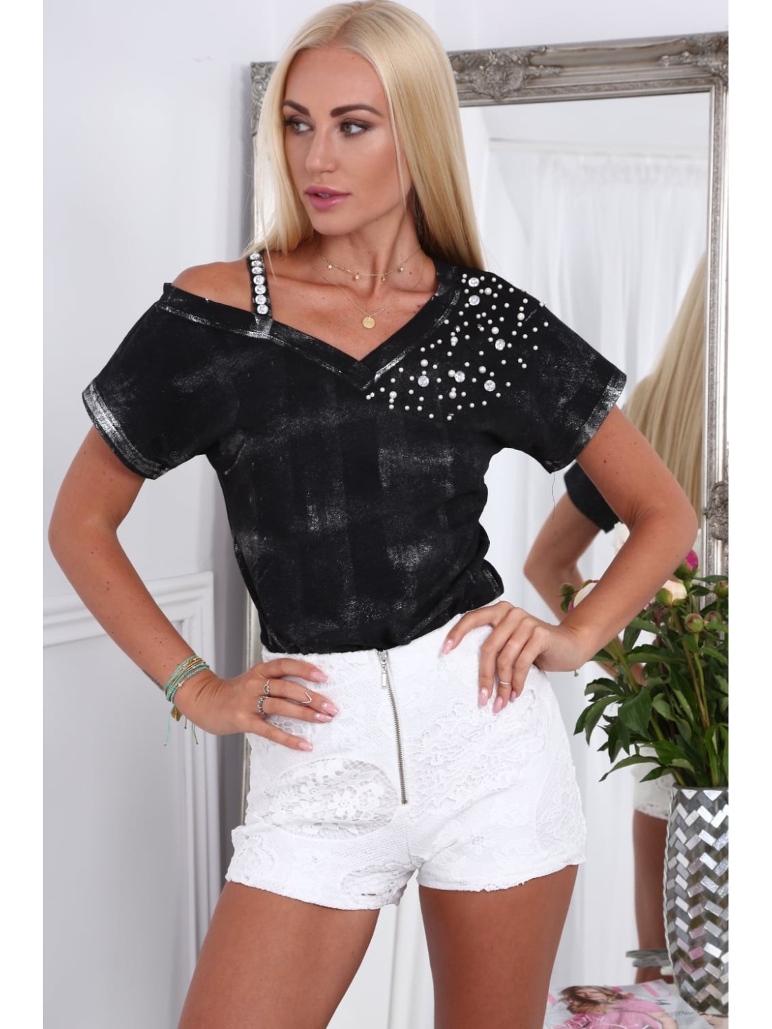 Cremefarbene Spitzenshorts mit Reißverschluss ZZ383 – Online-Shop – Boutique